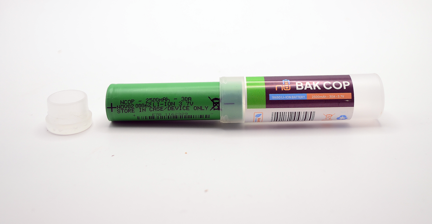 BAK 18650 2500mAh 30A Lithium-Ion Battery in transparent packaging.